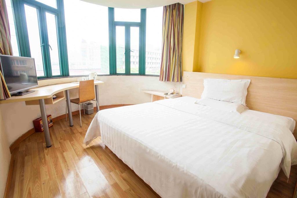 7Days Inn Xiamen Lotus Square Branch Jiangtou Room photo